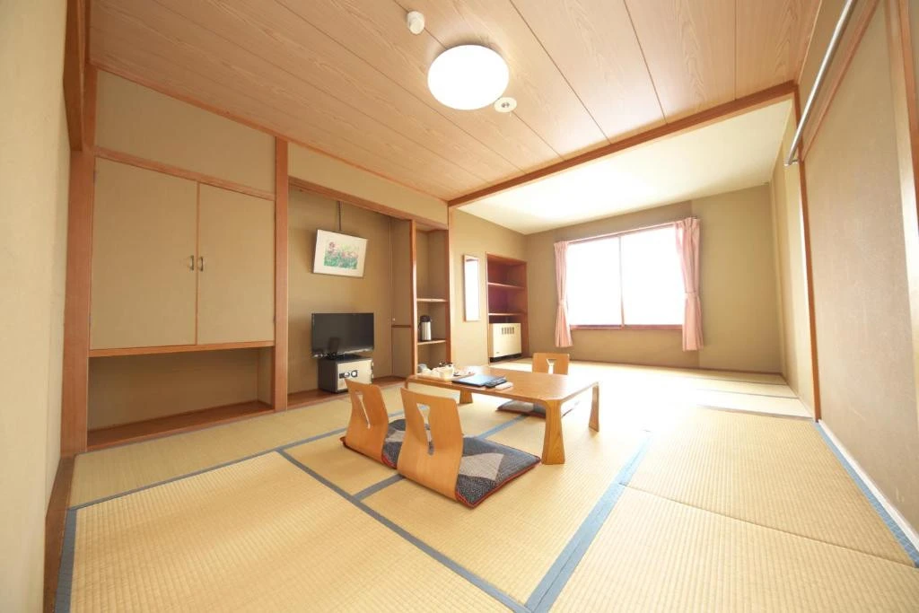 Shiga Swiss Inn, Shiga Kogen Accommodation
